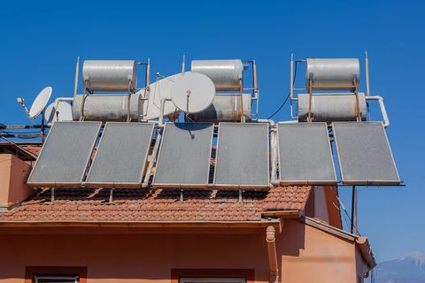 Solar Water Heating Basics: Learn Efficient Home Energy Solutions and Insights