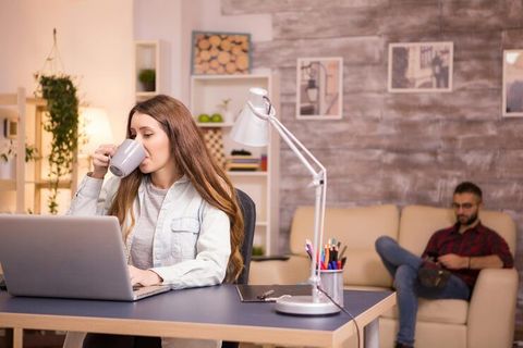 Work From Home Setup Guide for Beginners: Smart Desk and Workspace Tips